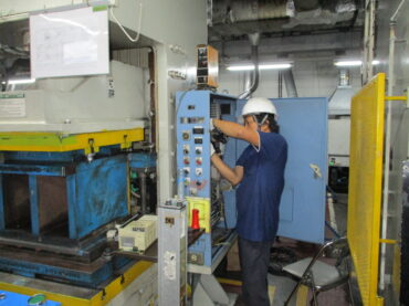 งานซ่อมระบบไฟฟ้าคอนโทรลเครื่องจักร